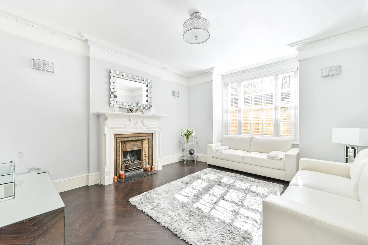 2 bed flat for sale — 7 Bullingham Mansions, Pitt Street, London