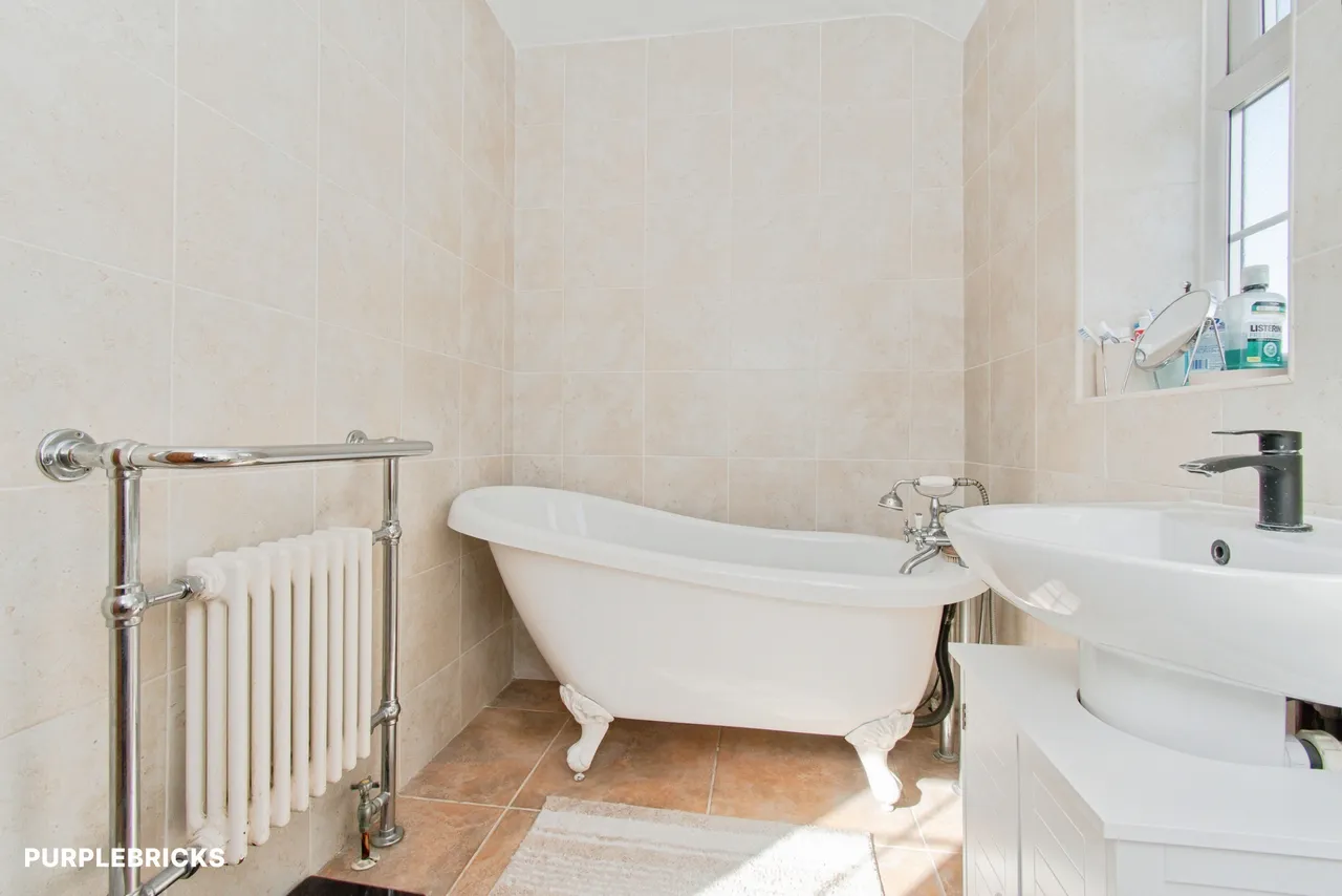 Long Crest, Pontefract, WF8, photo 19
