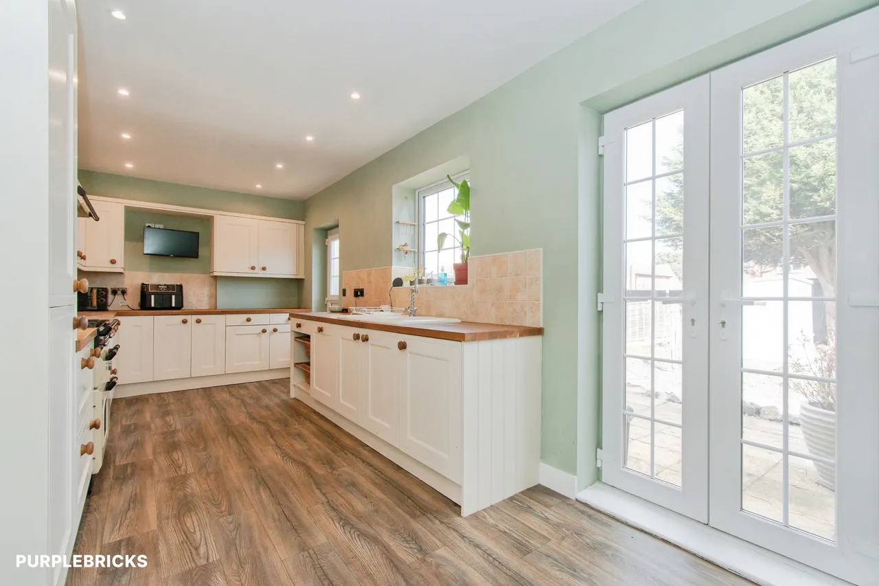Long Crest, Pontefract, WF8, photo 15