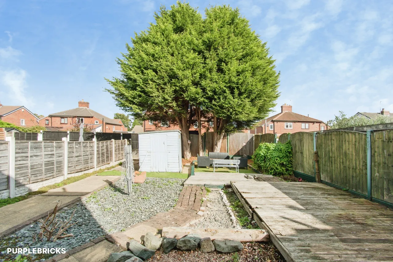 Long Crest, Pontefract, WF8, photo 22
