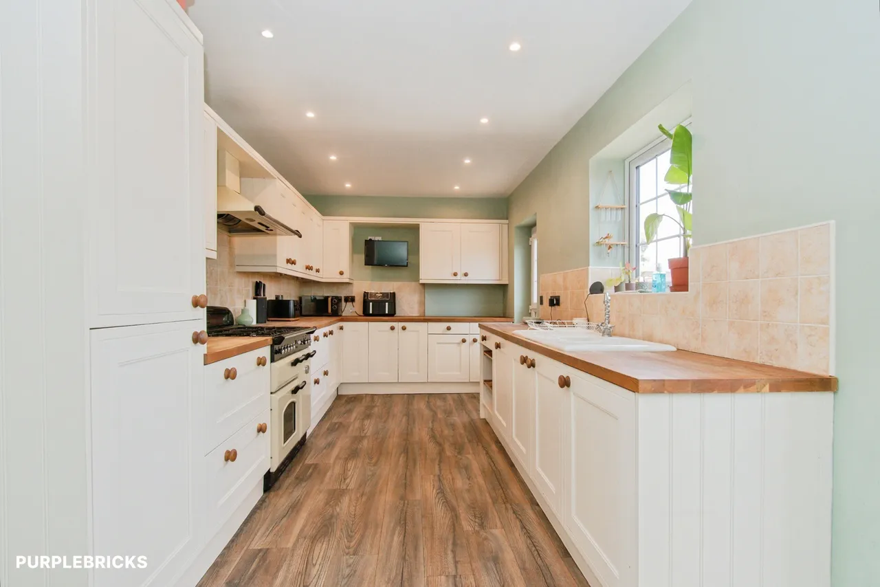 Long Crest, Pontefract, WF8, photo 8