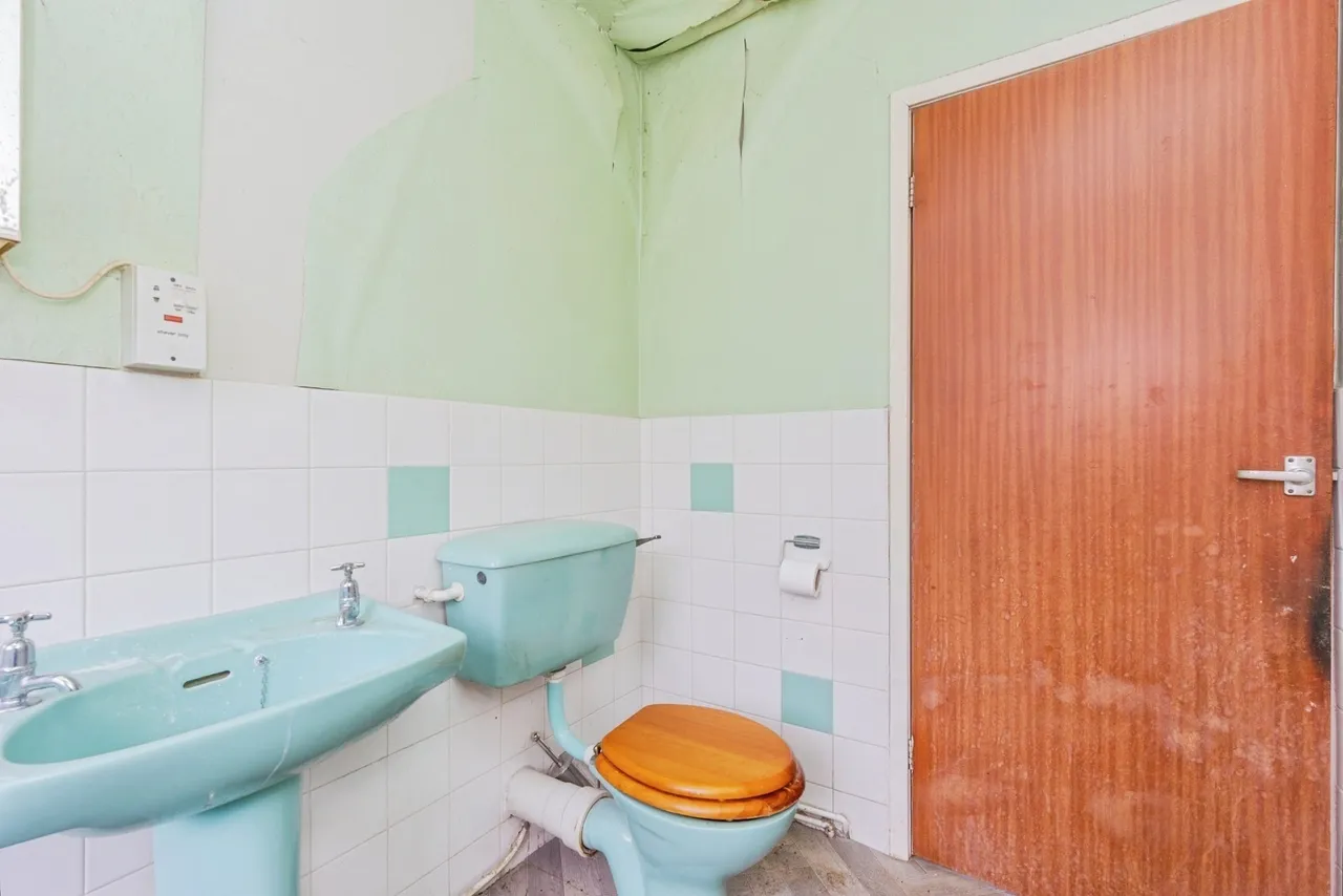 Oakfield, Sale, Greater Manchester, M33, photo 13
