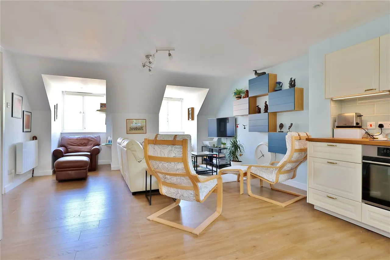 Alexandra Gardens, Knaphill, GU21, photo 10