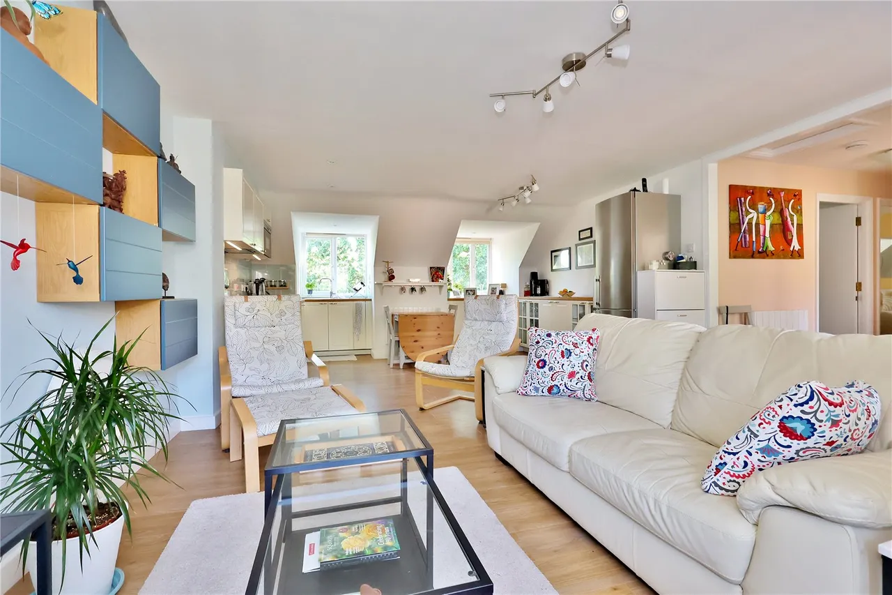 Alexandra Gardens, Knaphill, GU21, photo 4