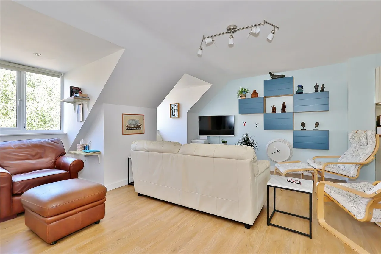Alexandra Gardens, Knaphill, GU21, photo 11