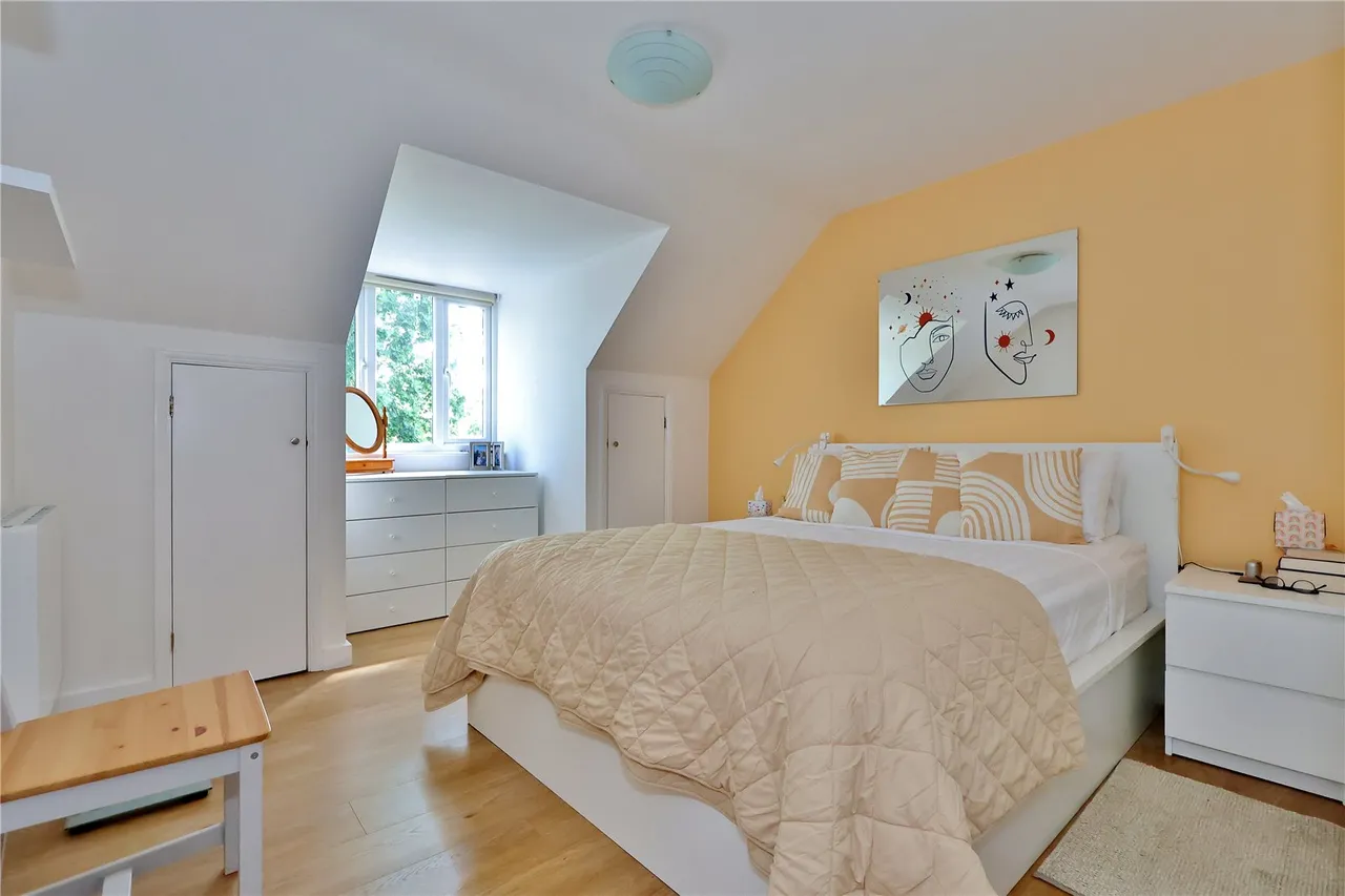 Alexandra Gardens, Knaphill, GU21, photo 6