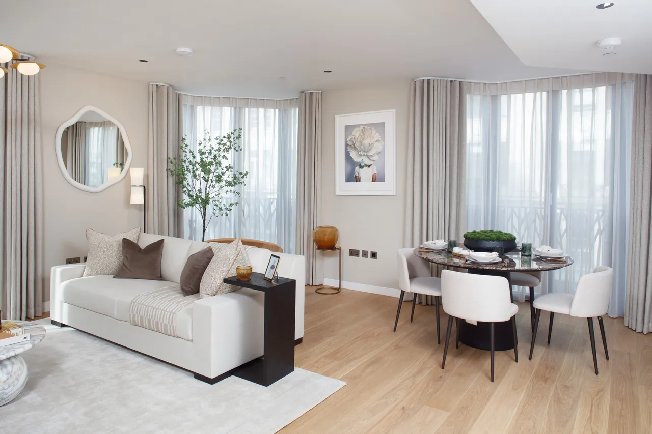 1 bed flat for sale, Great Portland Street, London, W1W