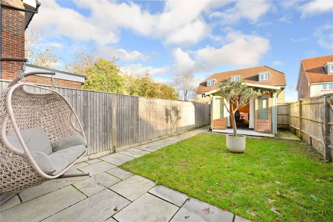 Old Halliford Place, Shepperton, TW17, photo 9