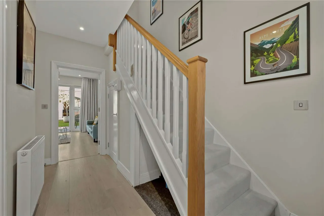 Old Halliford Place, Shepperton, TW17, photo 2