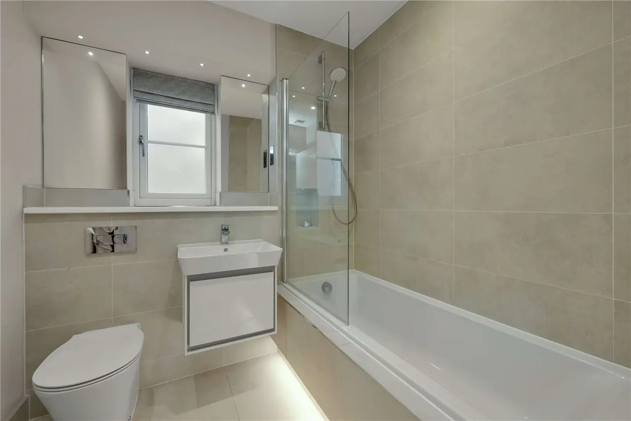 Old Halliford Place, Shepperton, TW17, photo 8