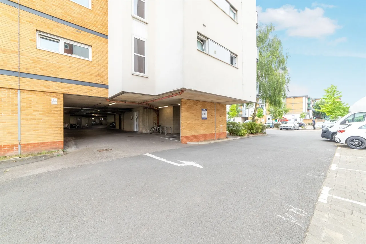 Parkhouse Court, Hatfield, AL10, photo 10
