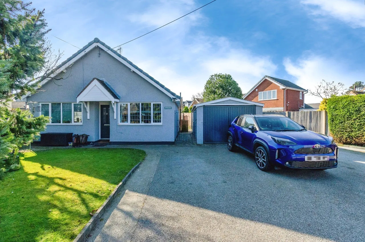 3 bed house for sale — Straight Mile, Calf Heath, Wolverhampton, Staffordshire, WV10