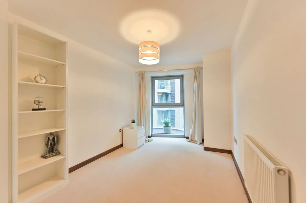 95 Orbis Wharf, Bridges Court Road, London, photo 10