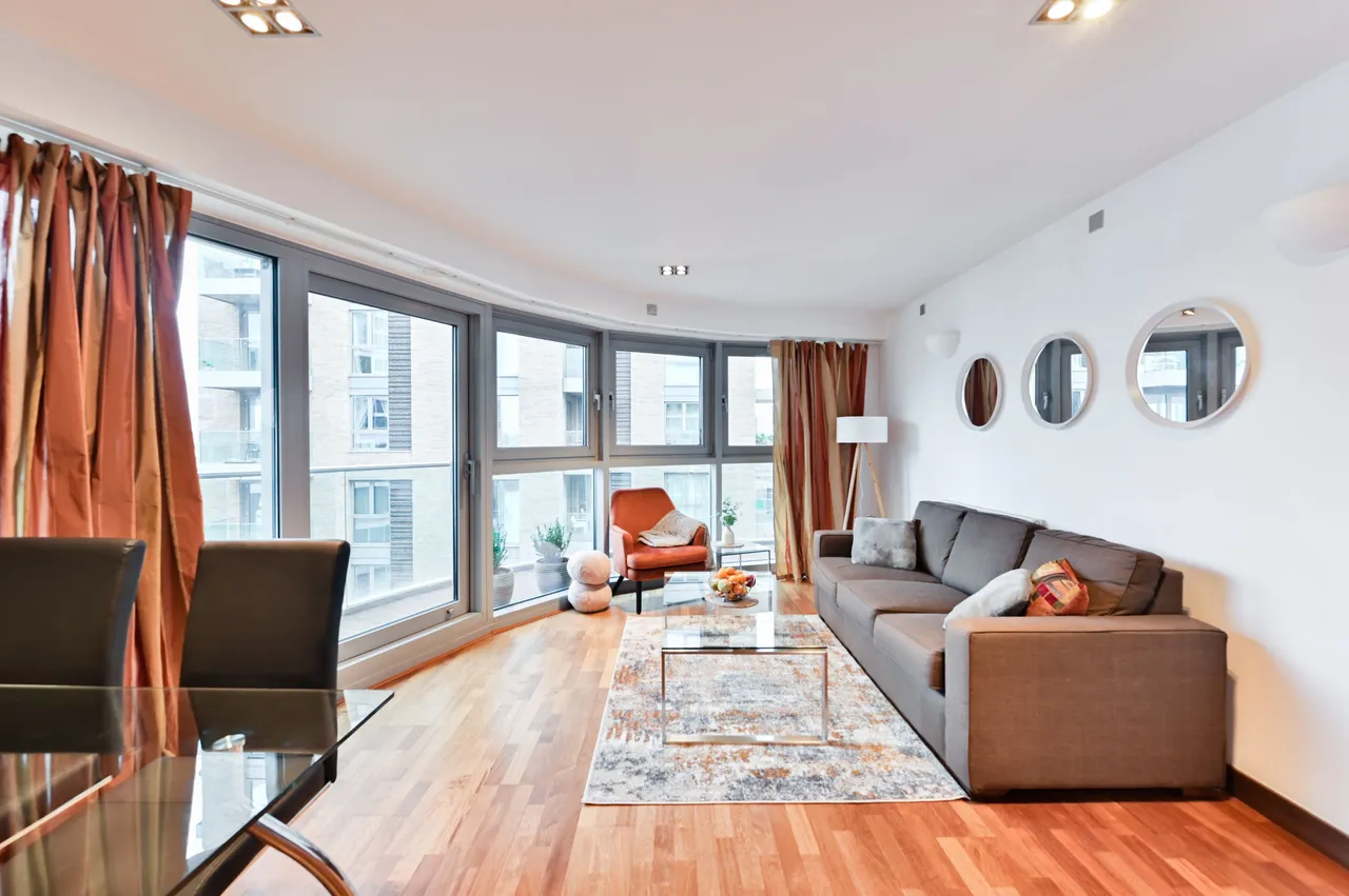 95 Orbis Wharf, Bridges Court Road, London, photo 6