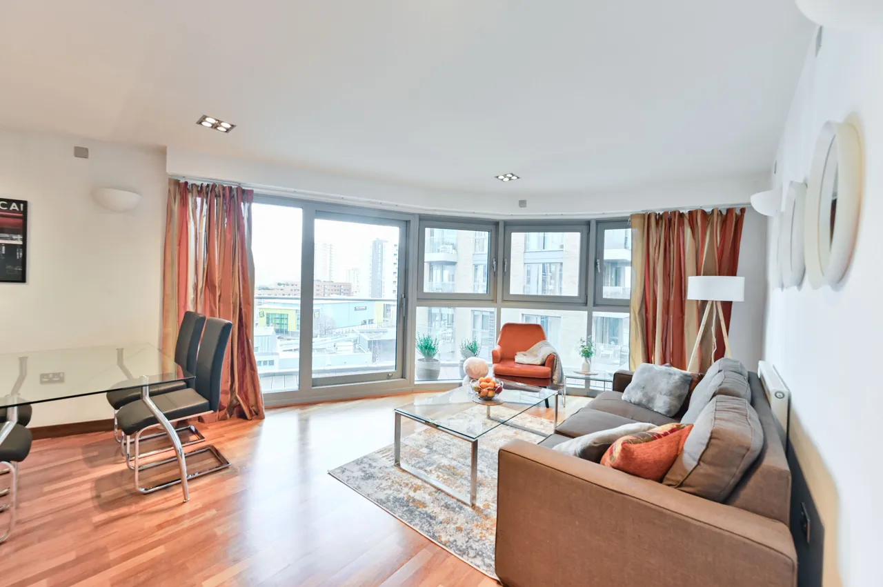95 Orbis Wharf, Bridges Court Road, London, photo 12