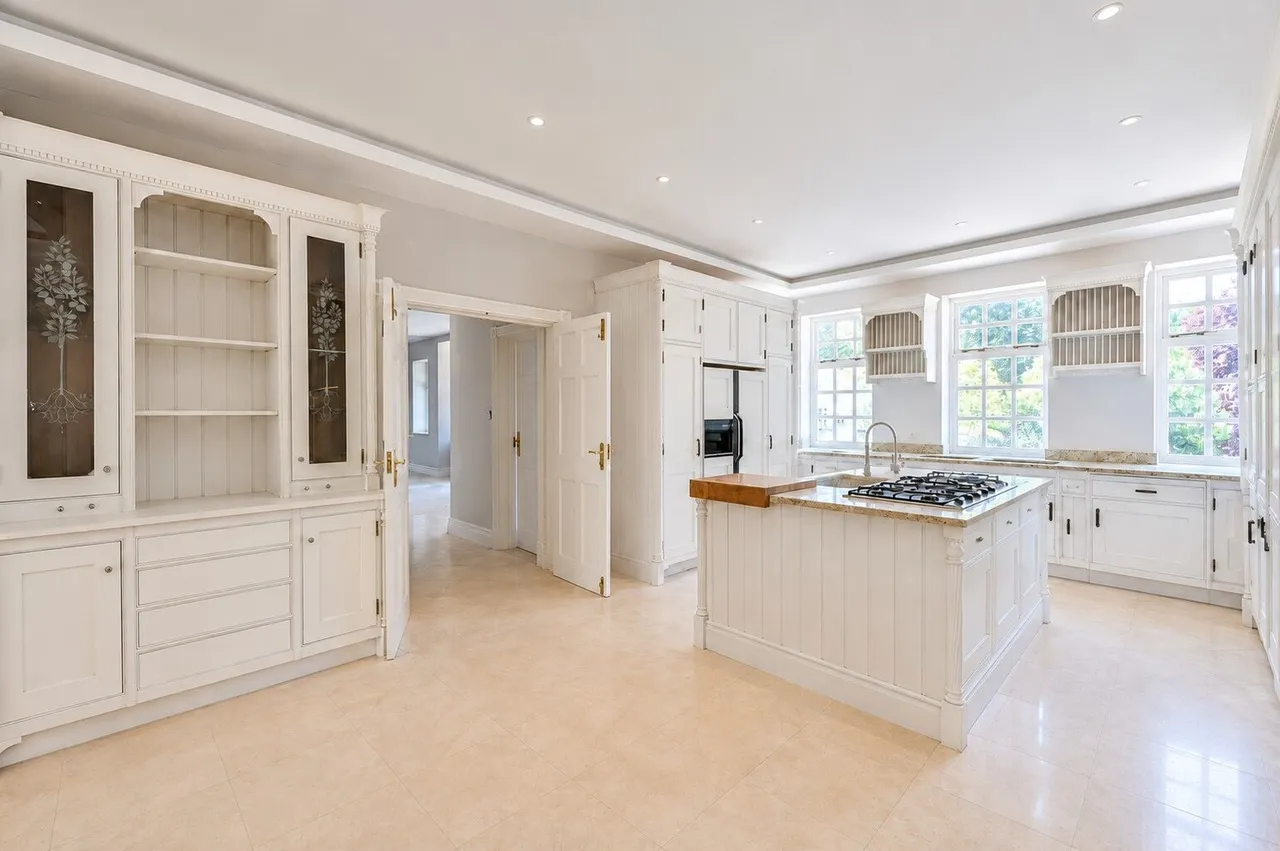Nightingale House, London Road, Ascot, photo 5