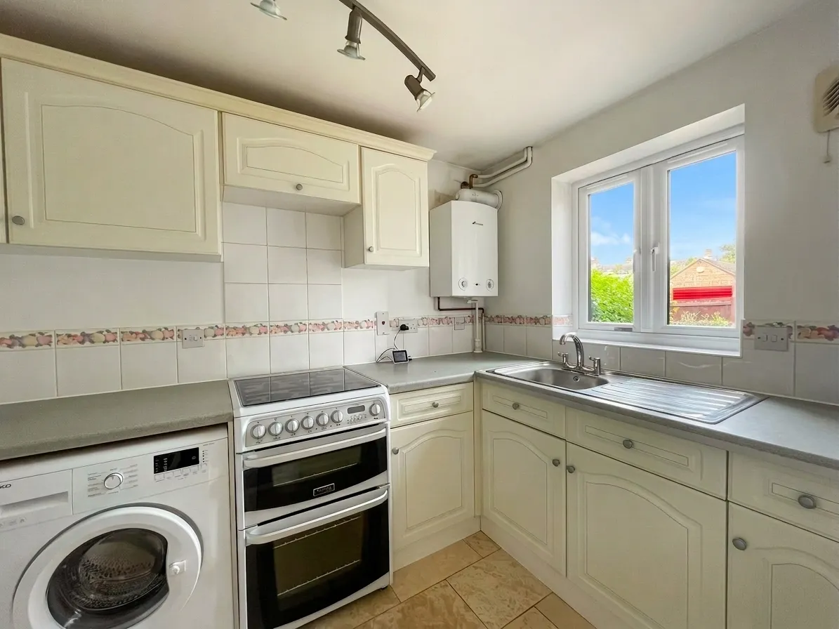 London Row, Arlesey, SG15, photo 2