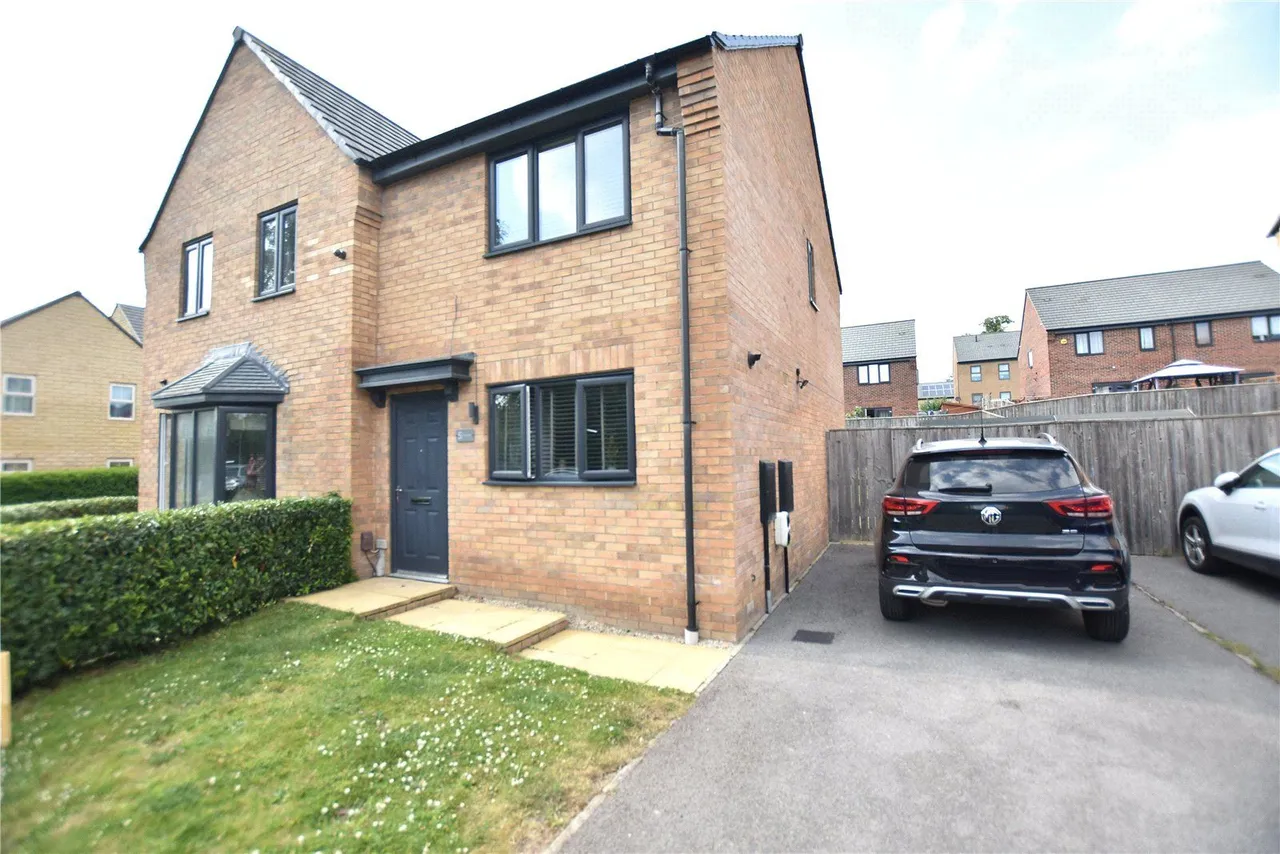 2 bed house for sale, Dragon Close, Killingbeck, LS14