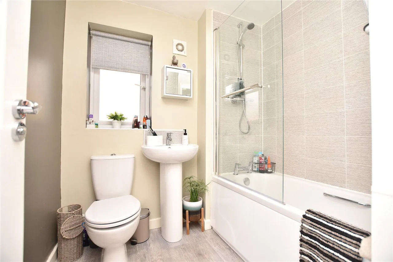 Dragon Close, Killingbeck, LS14, photo 4