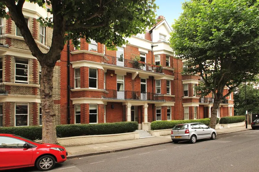 3 bed flat for sale — Castellain Road, London, W9 1HE