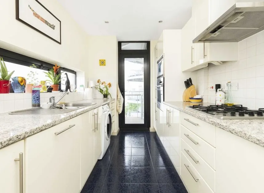 Westferry Road, Canary Wharf, E14, photo 3