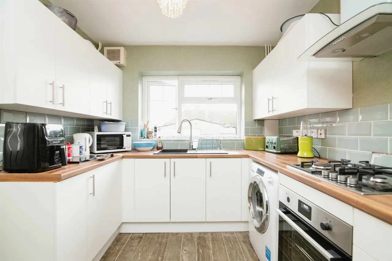 Selkirk Close, West Bromwich, B71, photo 6