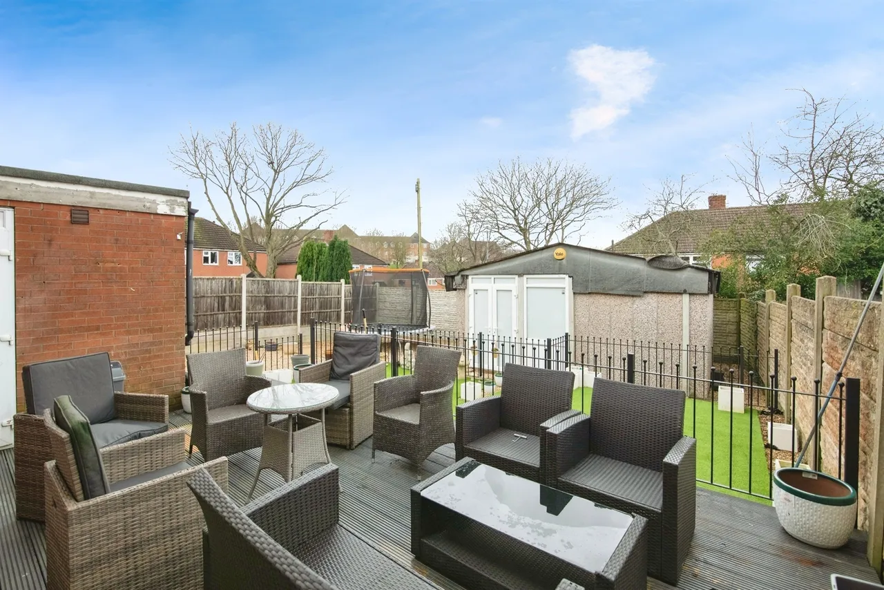 Selkirk Close, West Bromwich, B71, photo 13