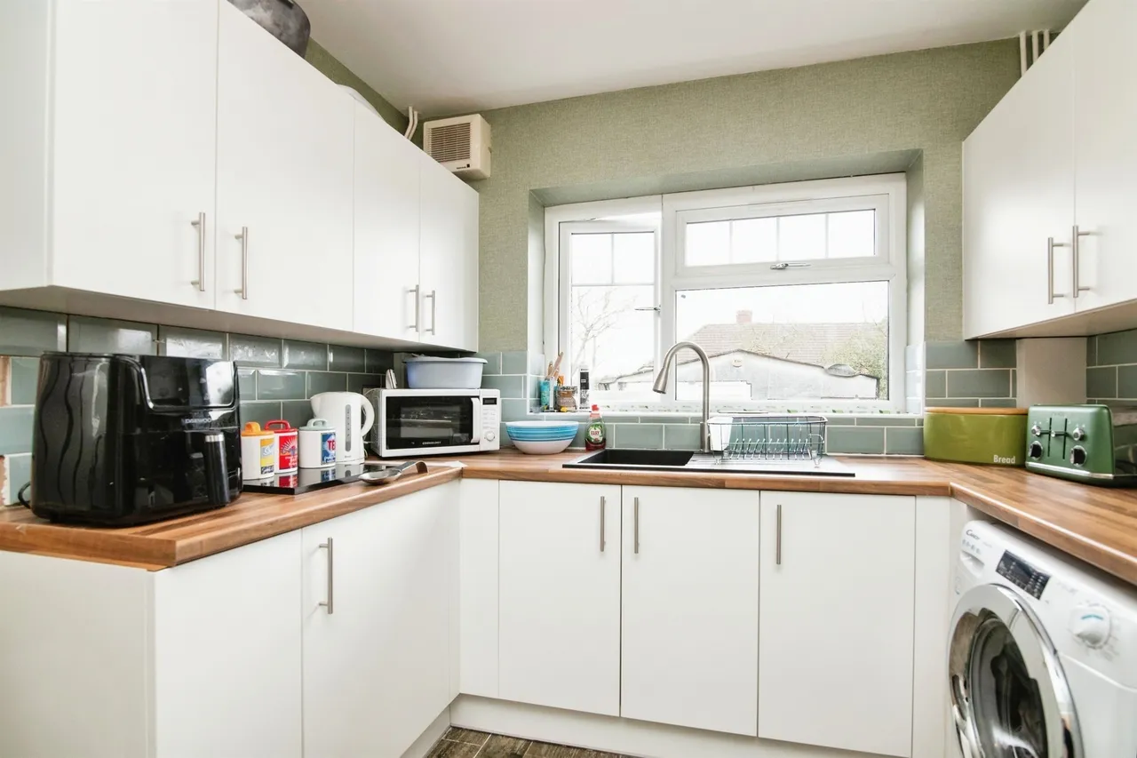 Selkirk Close, West Bromwich, B71, photo 5