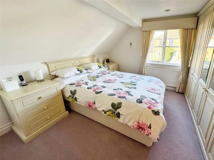 House Under Offer with 4 bedrooms in Old Harlow, CM17, photo 8