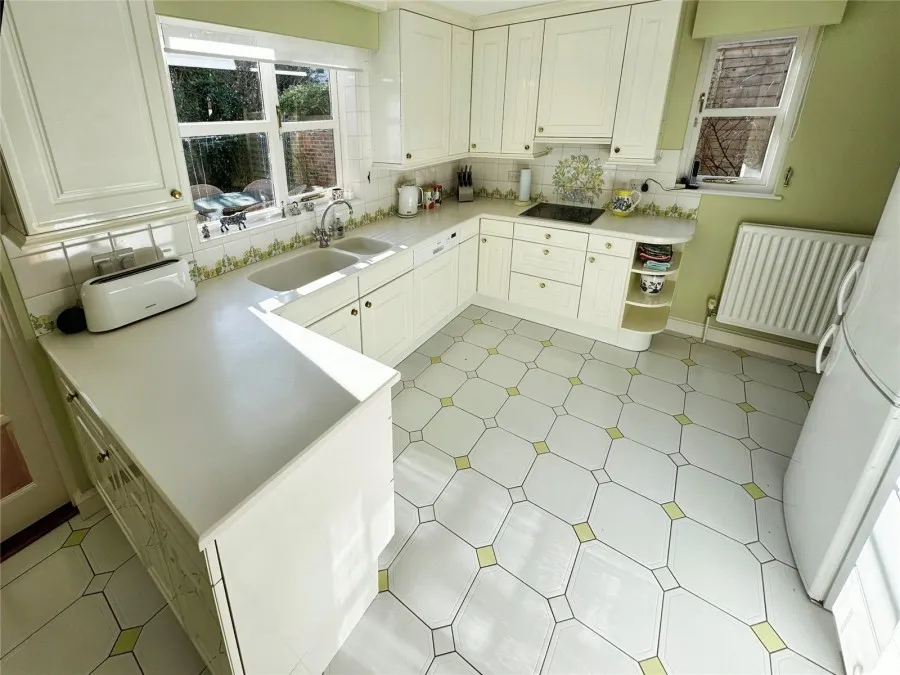 House Under Offer with 4 bedrooms in Old Harlow, CM17, photo 12