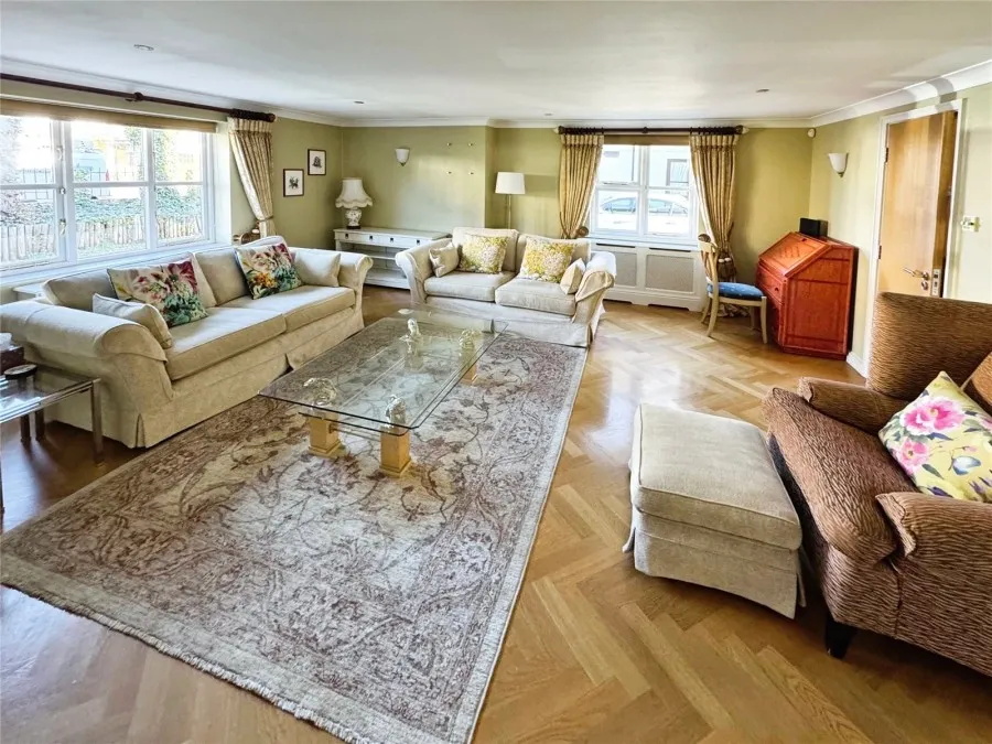House Under Offer with 4 bedrooms in Old Harlow, CM17, photo 6