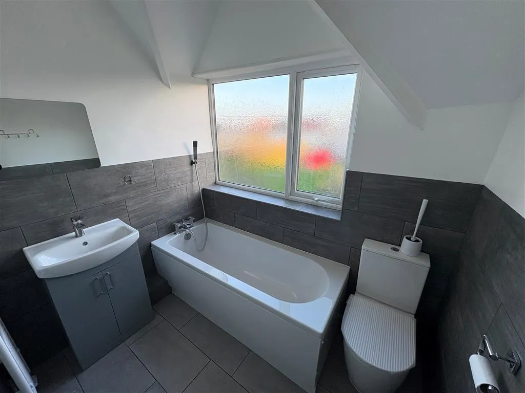 The Crescent, Woodlands, DN6, photo 16