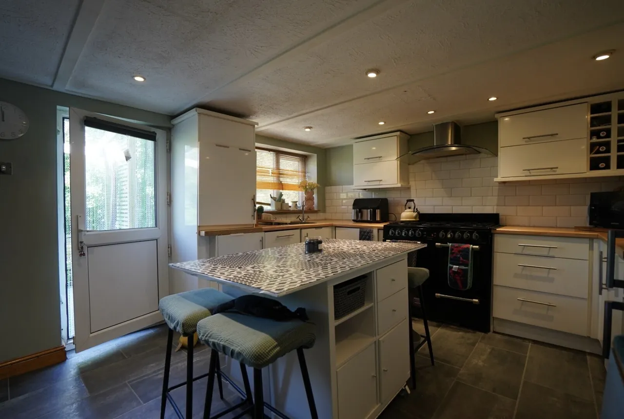 Thackley Old Road, Shipley, BD18, photo 4
