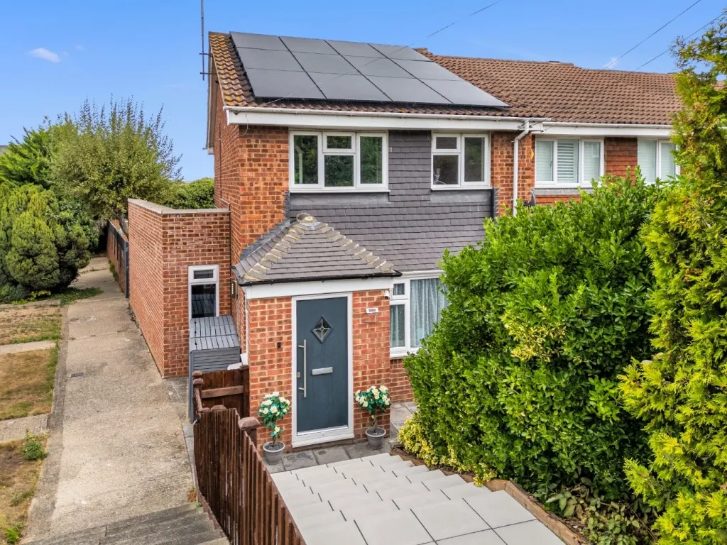 4 bed house for sale, Lower Higham Road, Gravesend, DA12