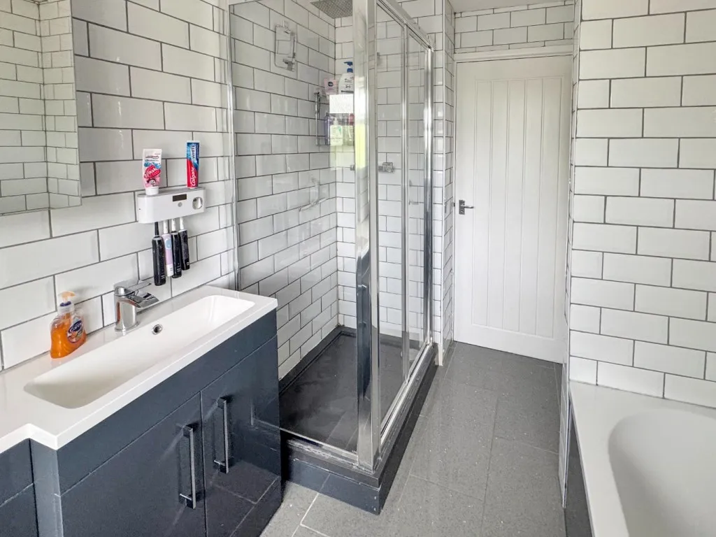Lower Higham Road, Gravesend, DA12, photo 13