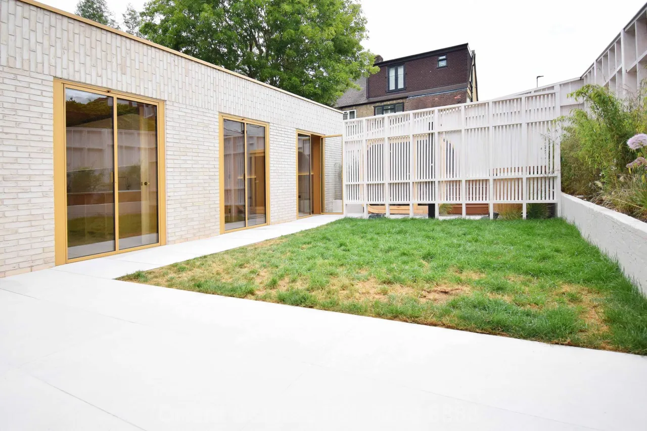 Friary Way, London, N12 9PH, photo 8