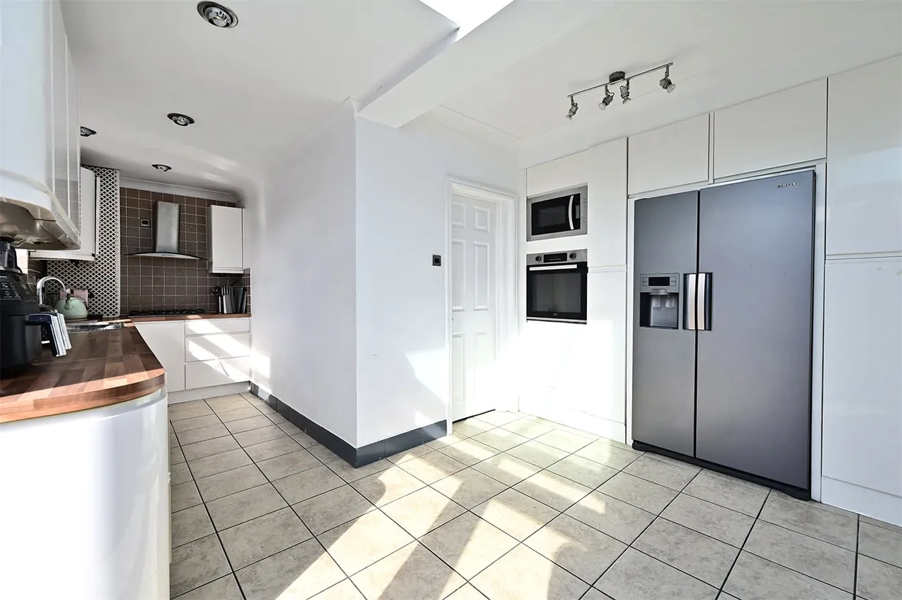Mytchett Road, Mytchett, Camberley, Surrey, GU16 6AH, photo 4
