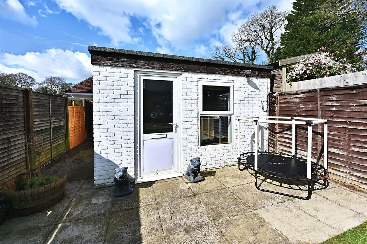 Mytchett Road, Mytchett, Camberley, Surrey, GU16 6AH, photo 13