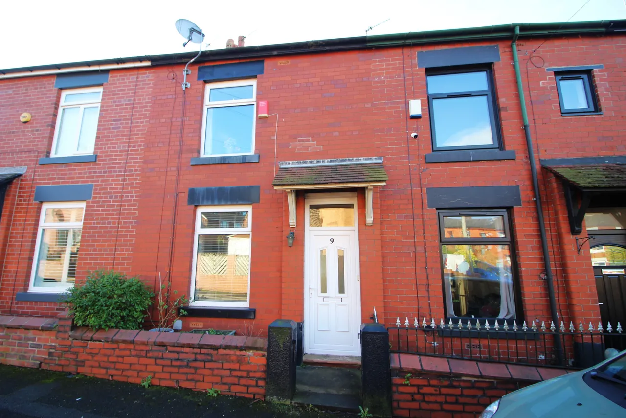 2 bed house for sale — Gordon Street, Oldham, OL4