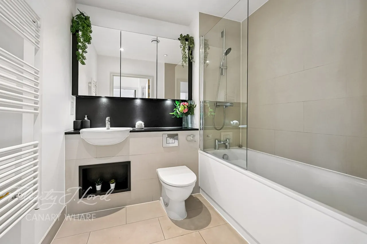 Booth Road, London, E16, photo 11