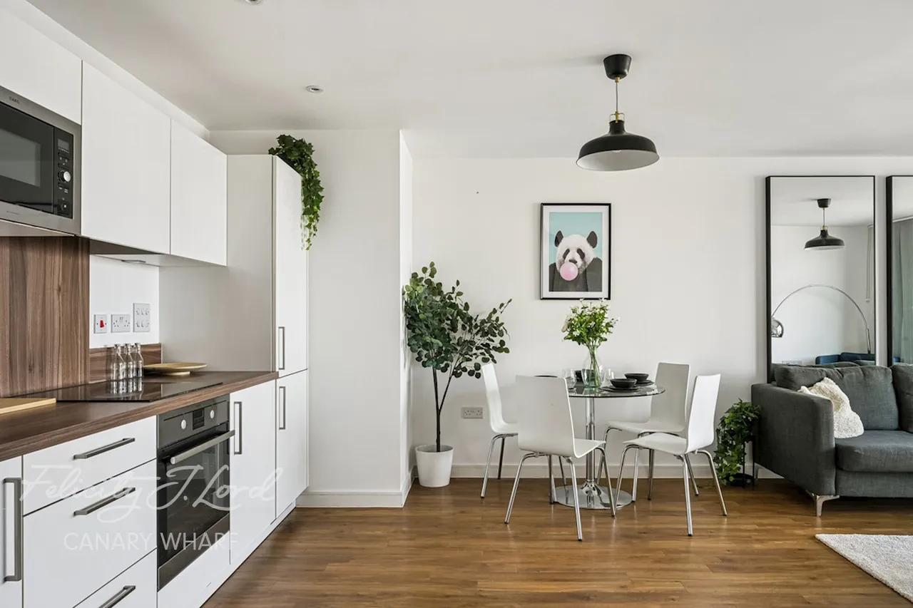 Booth Road, London, E16, photo 5