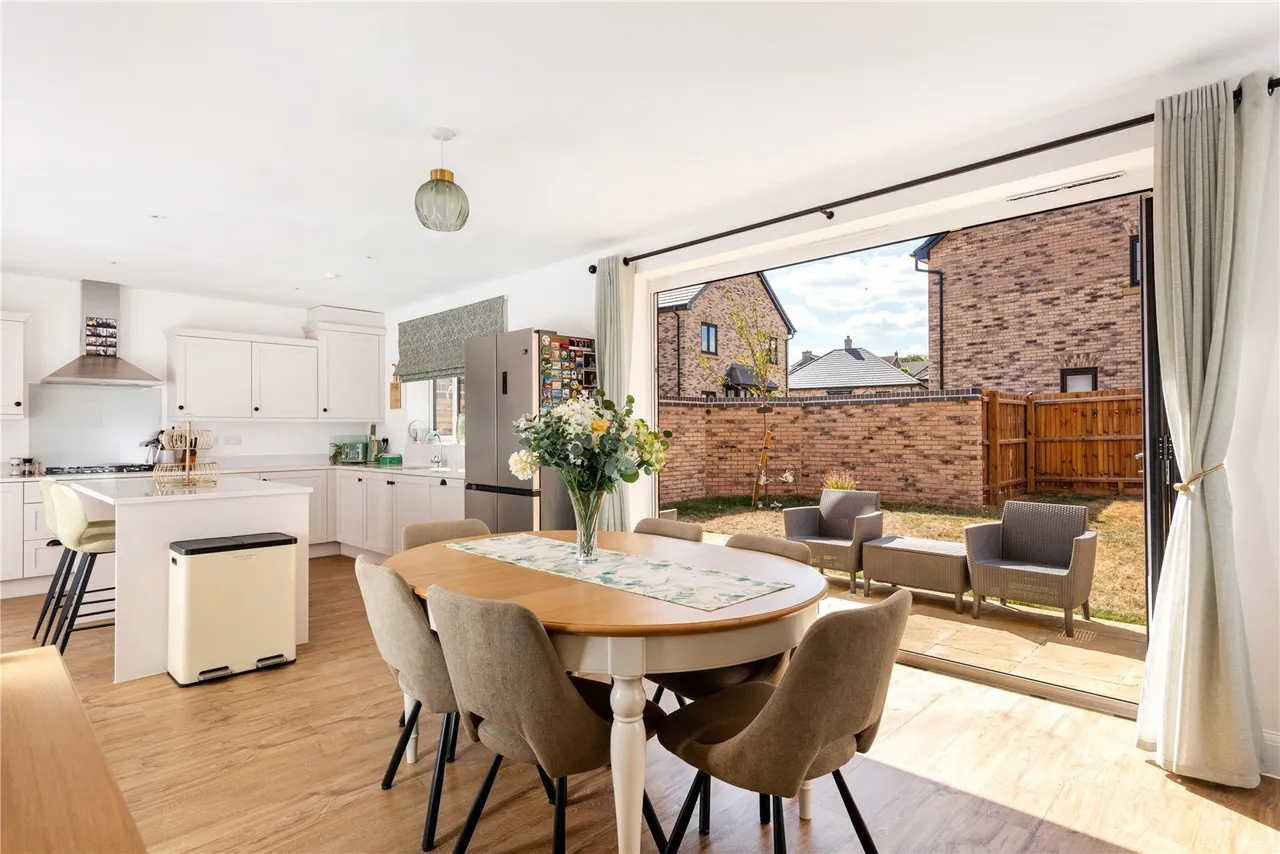 Poppyfield Road, Oundle, PE8, photo 5