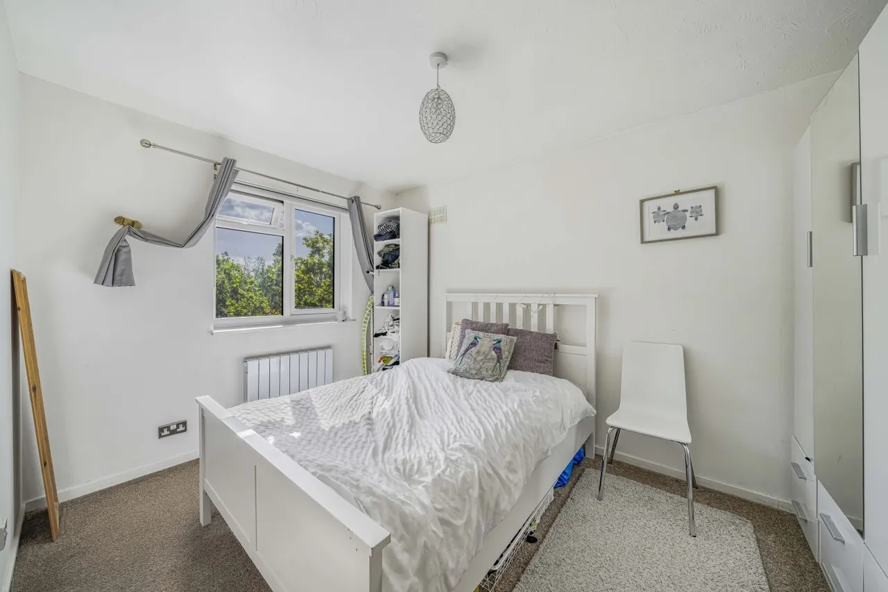 Oak Apple Court, SE12, photo 8
