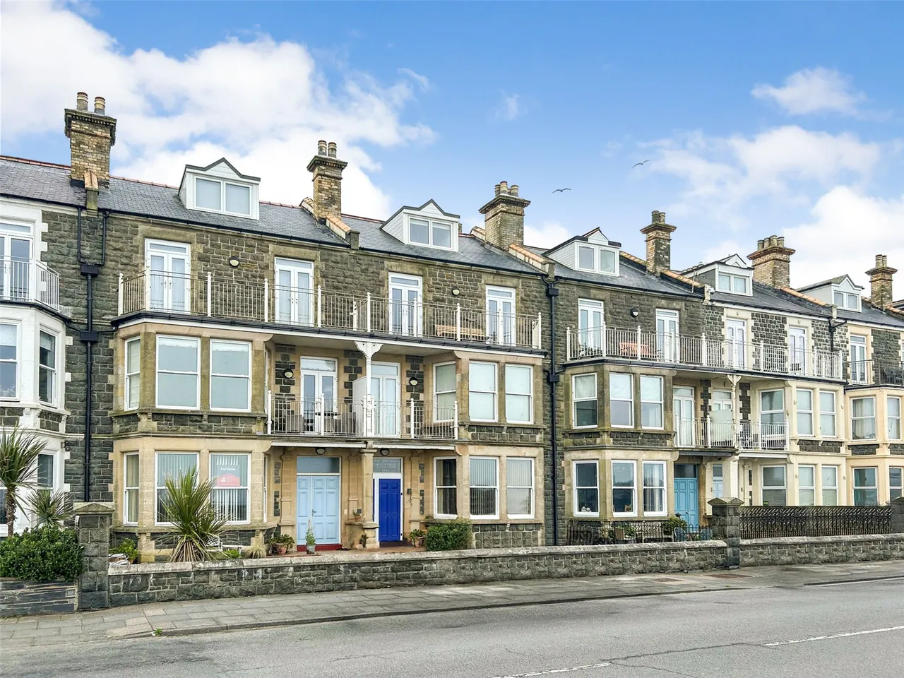 2 bed flat for sale, Marine Parade, Tywyn