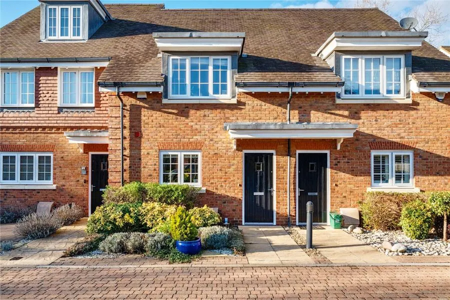 3 bed house for sale, Elmfield Close, Church Crookham, GU52