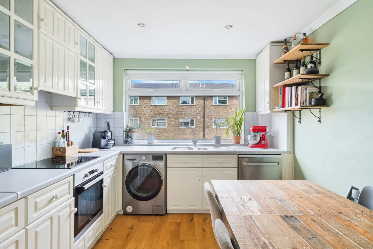 Verona Drive, Surbiton, KT6, photo 3