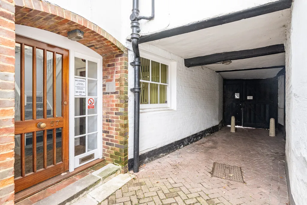 West Street, Dorking, RH4, photo 8