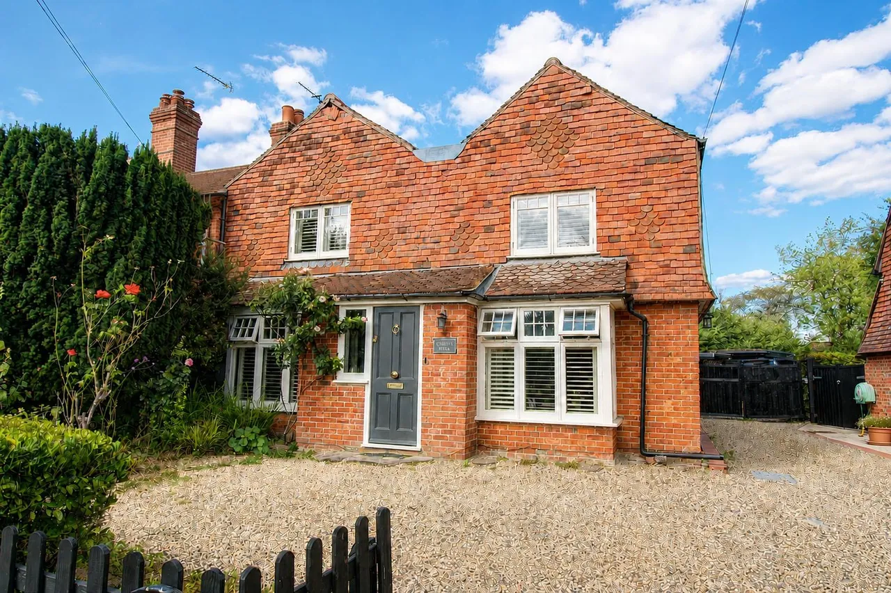 4 bed house for sale, High Street, Billingshurst, RH14