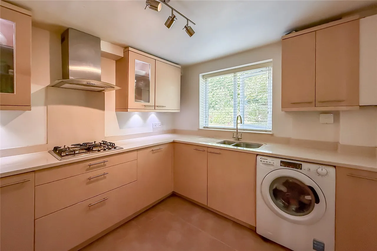 2 bed flat for sale — Douglas Road, Harpenden, Hertfordshire, AL5 2HW