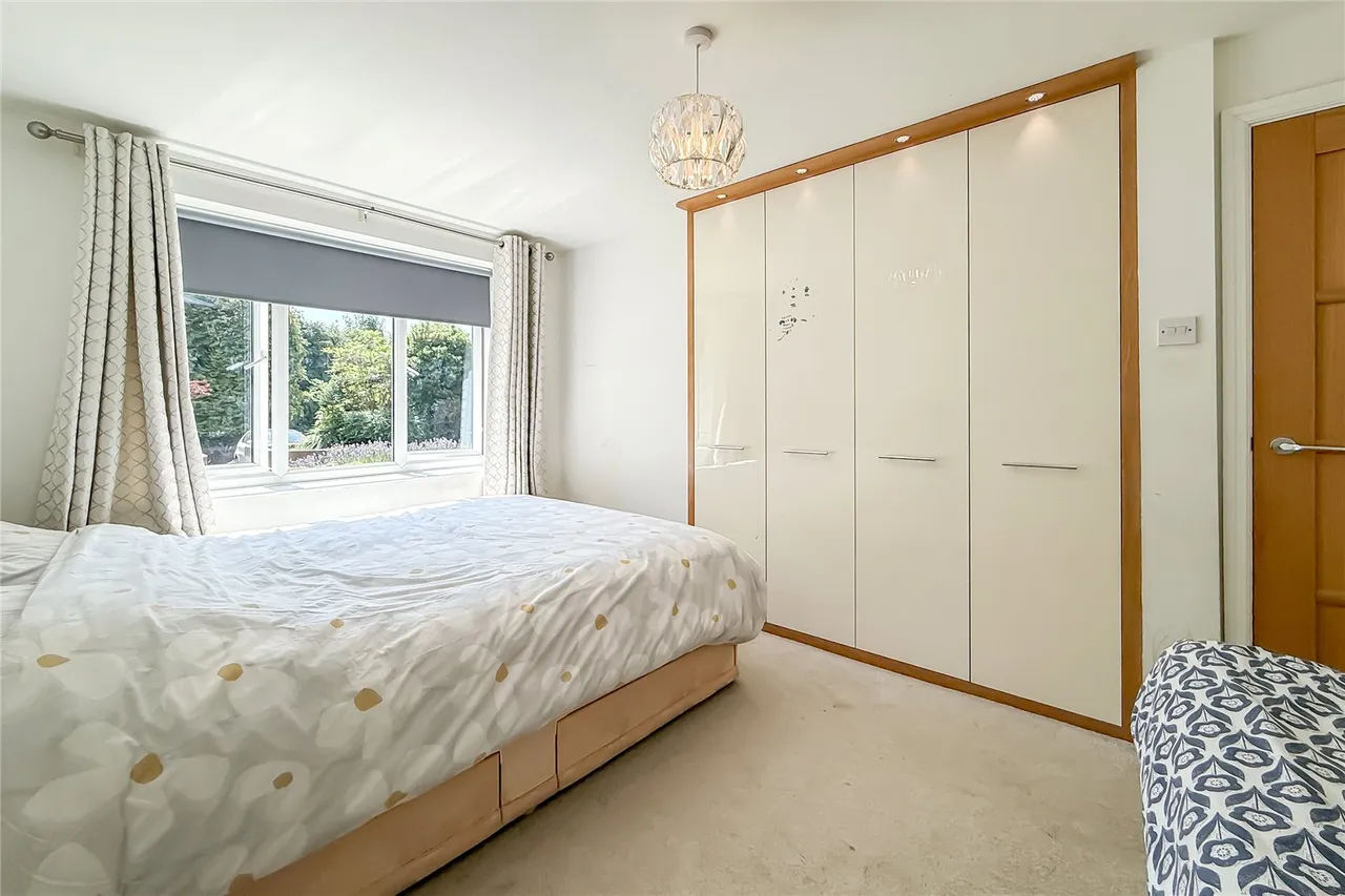 Douglas Road, Harpenden, Hertfordshire, AL5 2HW, photo 6